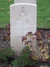 Berlin 1939-1945 War Cemetery - Hilton, Raymond